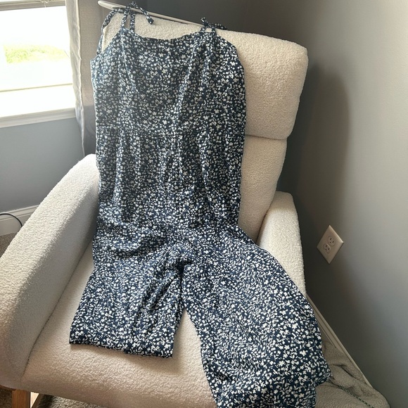 never worn jumpsuit - Picture 1 of 2